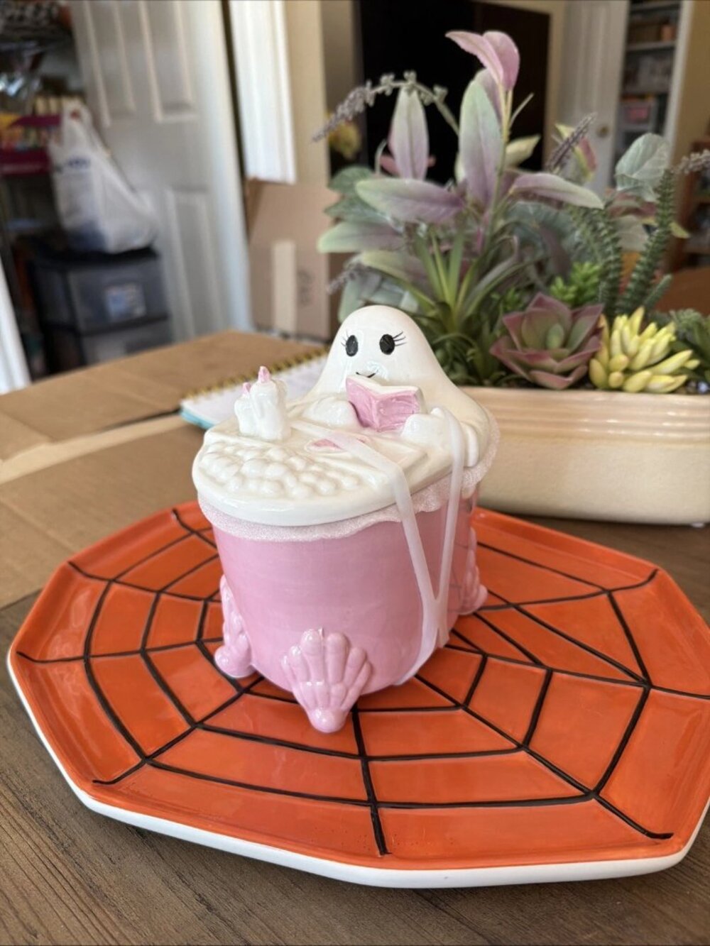 Booville Ghost Taking A Bubble Bath In Vintage-Style Pink Tub - Mug/Lid - 18 oz